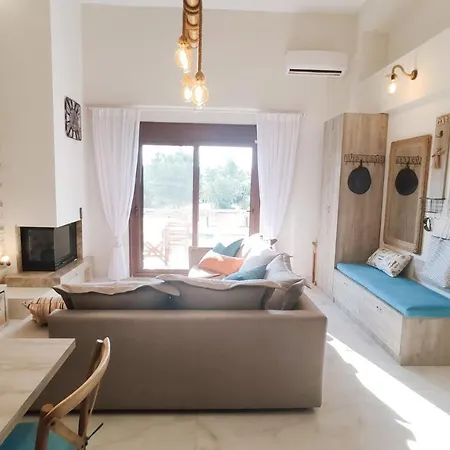 Beach House, 2 Mins To The Sea Nikiti (Sithonia)