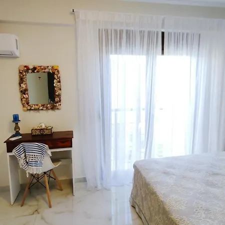 Beach House, 2 Mins To The Sea Nikiti (Sithonia)