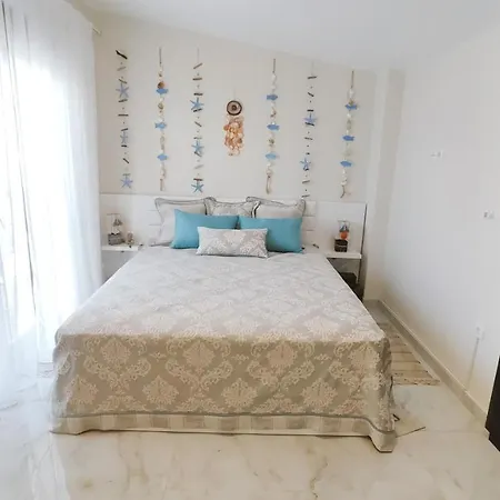 Beach House, 2 Mins To The Sea * Никити