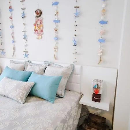 Дом отдыха Beach House, 2 Mins To The Sea