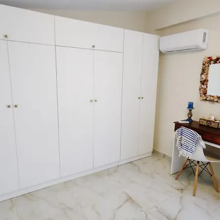 Дом отдыха Beach House, 2 Mins To The Sea