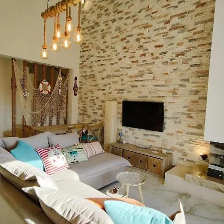 Дом отдыха Beach House, 2 Mins To The Sea Никити